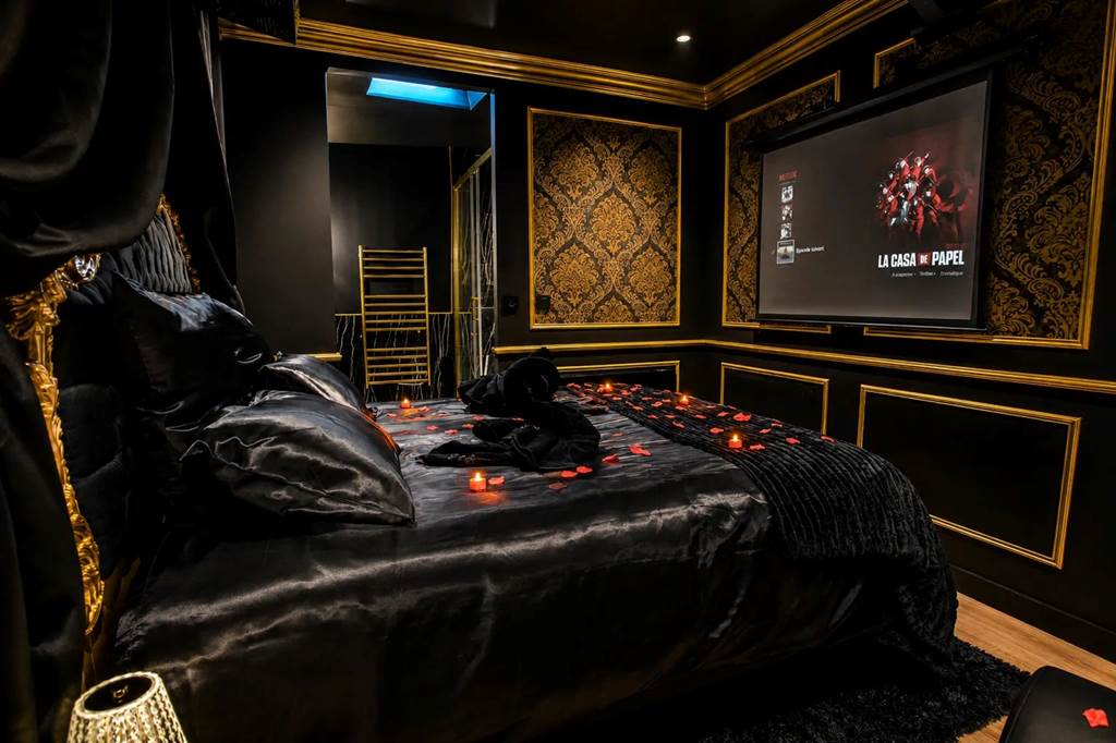 Elysium Room Suite