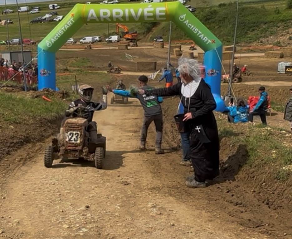 24h d'Endurance Tondeuses, Les Petites-Armoises - photo 3