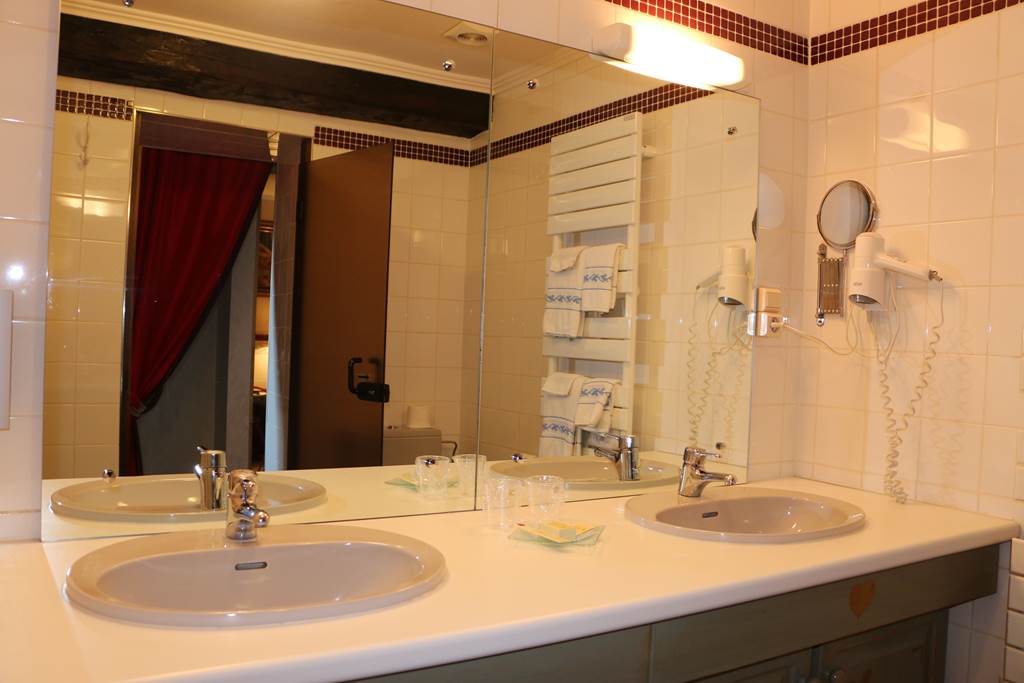 Hôtel La Hulotte Au Lion d'Or - Signy-le-Petit, Signy-le-Petit - photo 8