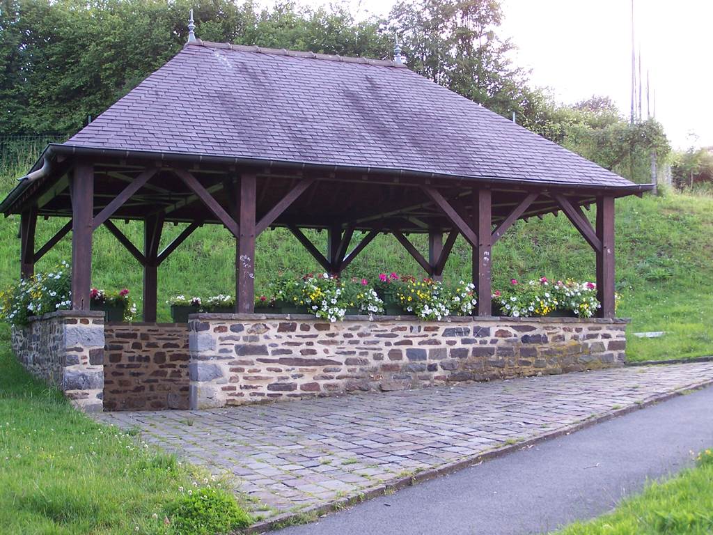 LES MAZURES, Village Fleuri "3 Fleurs", Les Mazures - photo 3