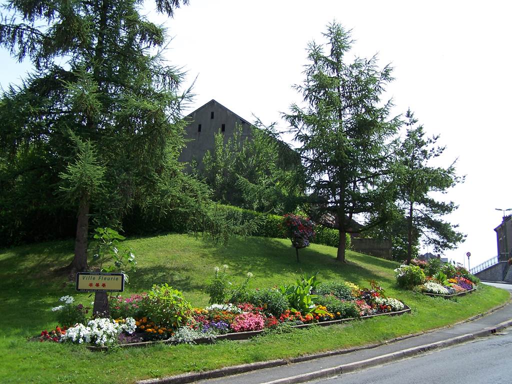HAYBES, Ville Fleurie "3 Fleurs"