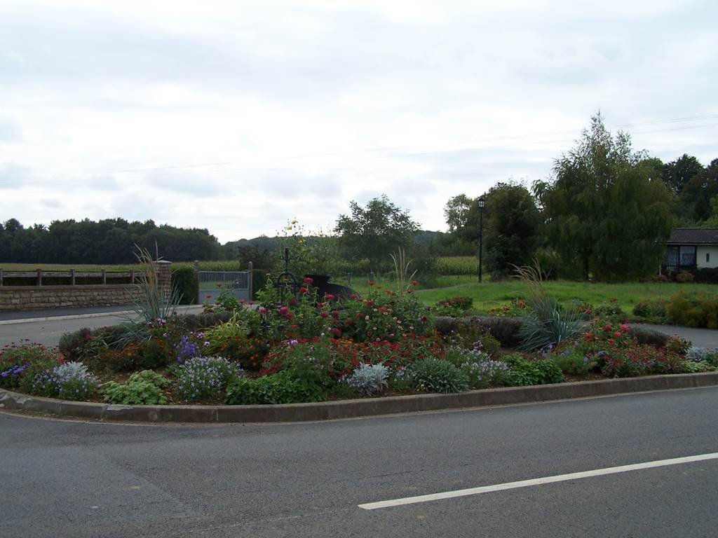 MONDIGNY, Village Fleuri "2 Fleurs", Mondigny