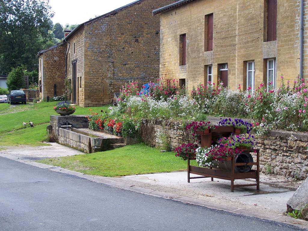 SURY, Village Fleuri "3 Fleurs", Sury - photo 3