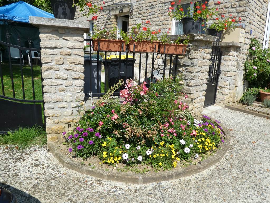 Jandun Village Fleuri "2 Fleurs", Jandun