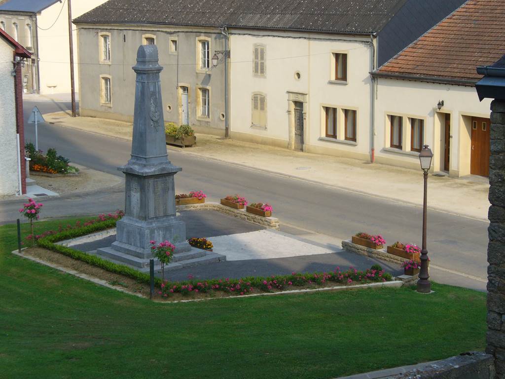 MATTON ET CLEMENCY, Village Fleuri "3 Fleurs", Matton-et-Clémency - photo 3