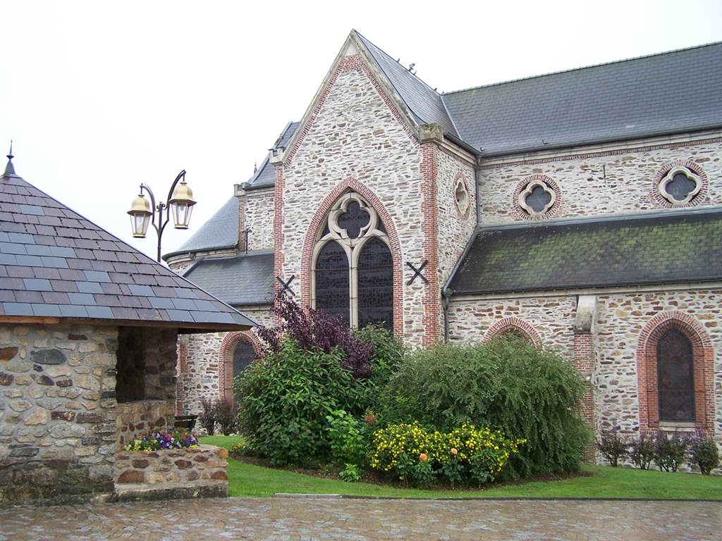 LA NEUVILLE AUX JOÛTES, Village Fleuri "3 Fleurs", La Neuville-aux-Joûtes - photo 2