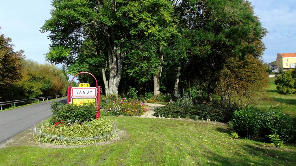 Vandy, Village Fleuri "2 Fleurs"