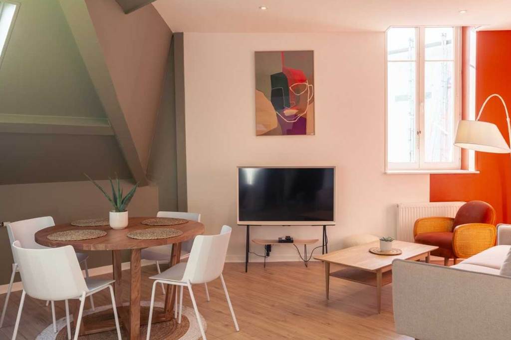 Meublé de tourisme : Suite Germain - Coeur de ville — photo 3