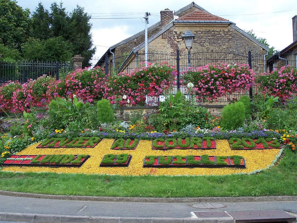 VIVIER AU COURT, Ville Fleurie "3 Fleurs"