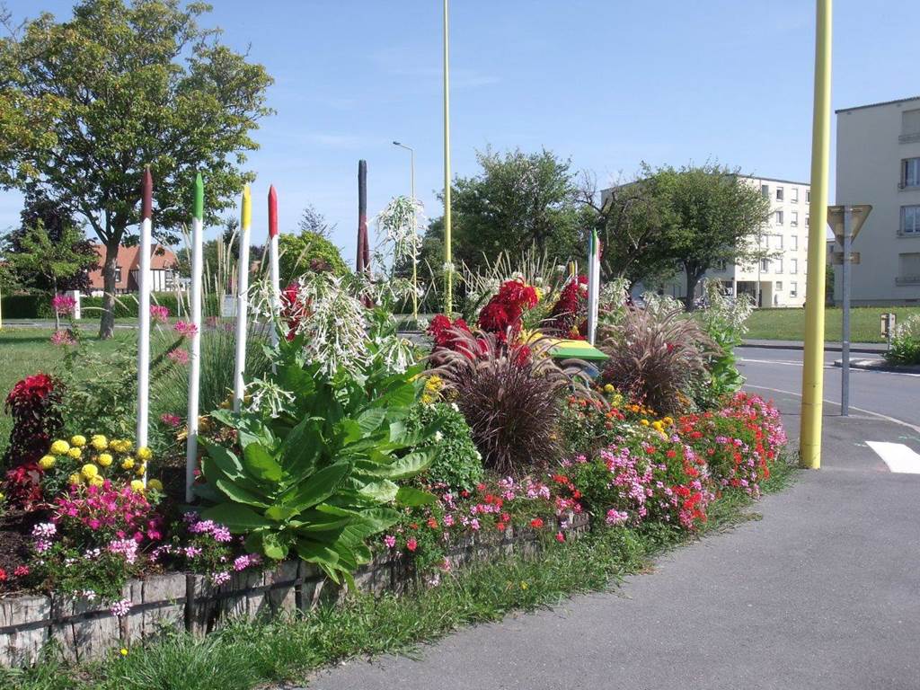 Vouziers - Ville Fleurie "2 fleurs", Vouziers - photo 6