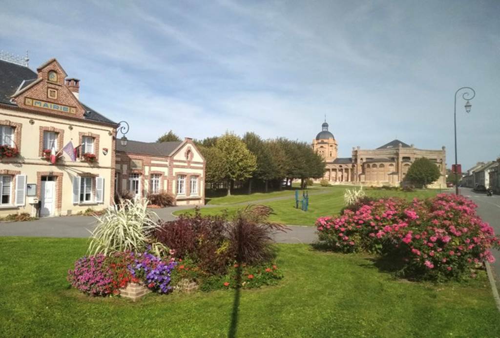 Asfeld - Village Fleuri "2 fleurs", Asfeld - photo 3