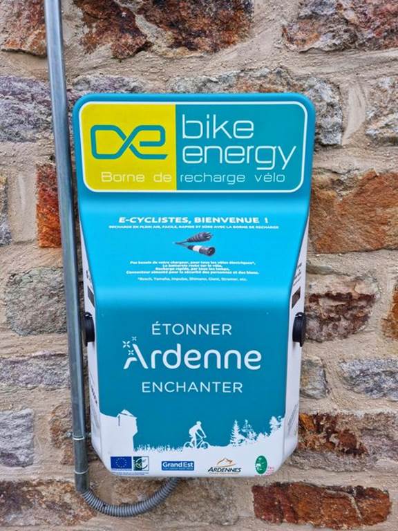Borne recharge vélos électriques