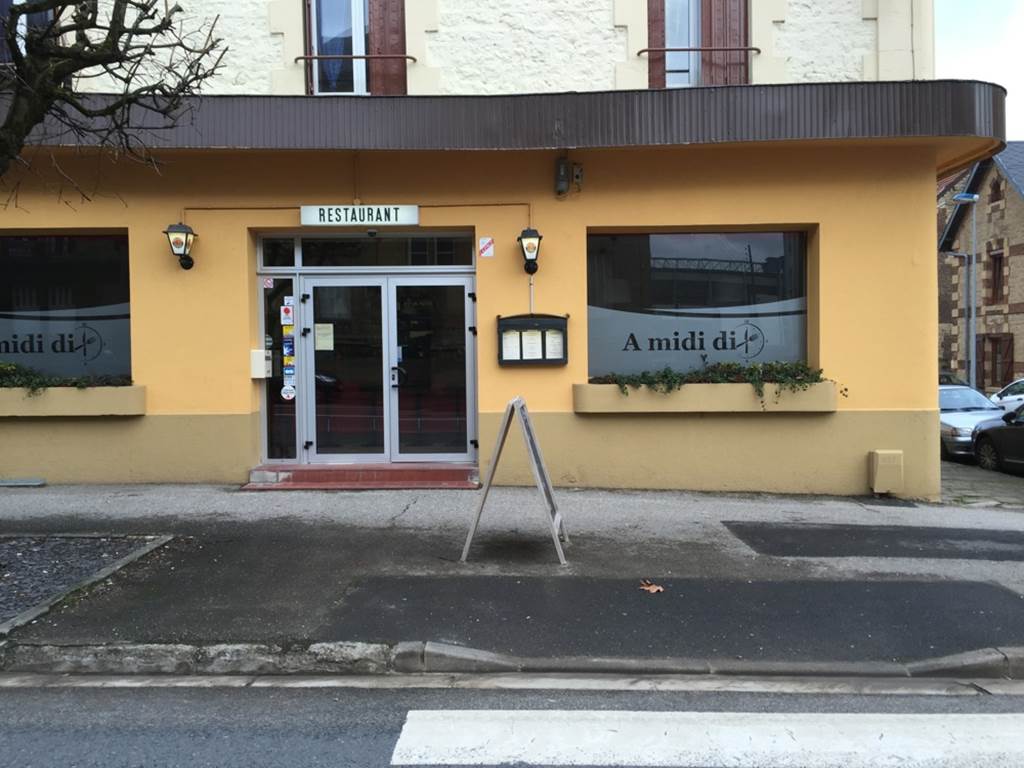 Restaurant "A Midi Net", Sedan - photo 4