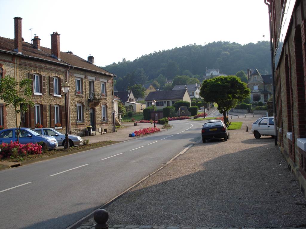 GIVONNE, Village Fleuri "2 Fleurs", Givonne