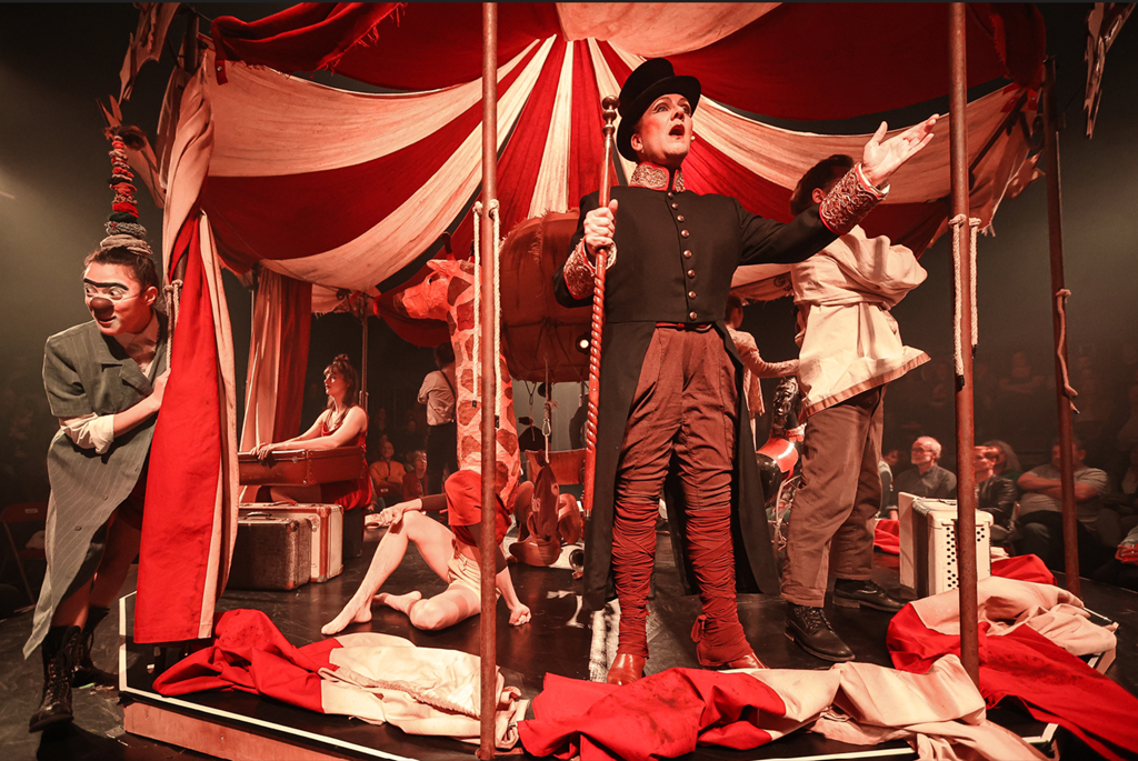 Cirque - Carrousel
