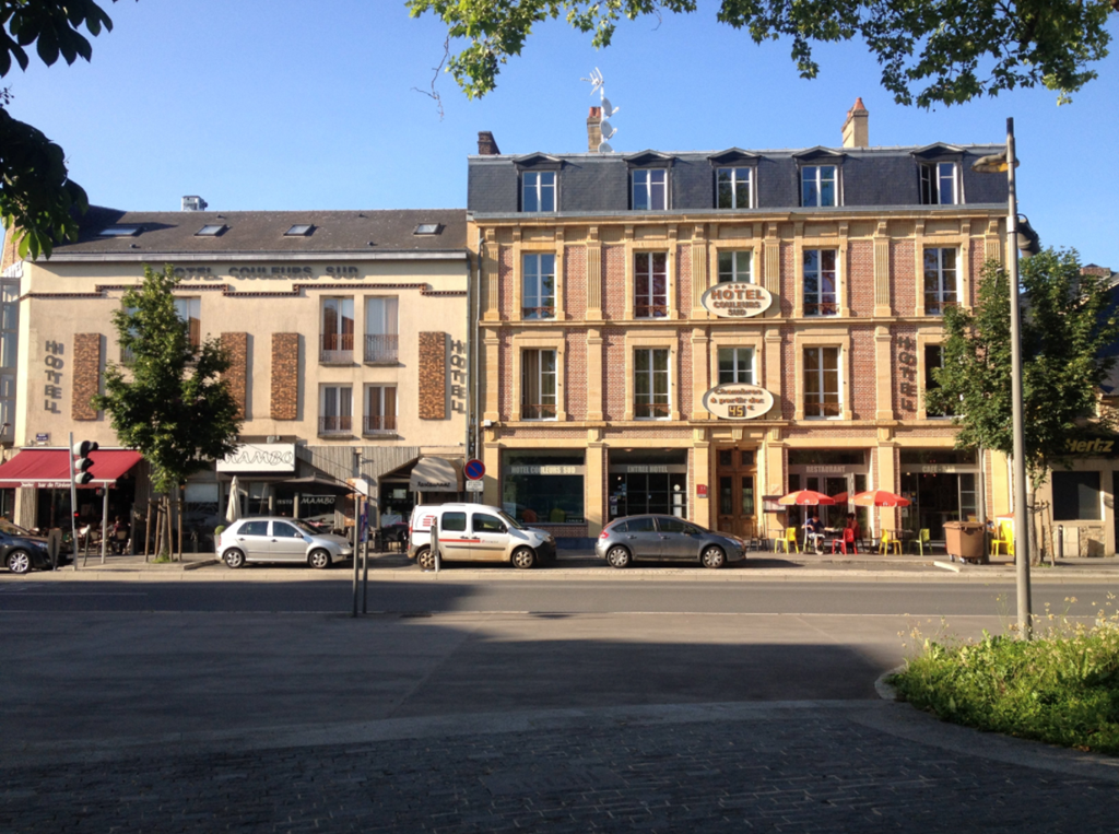 Hôtel "Couleurs Sud", Charleville-Mézières - photo 2