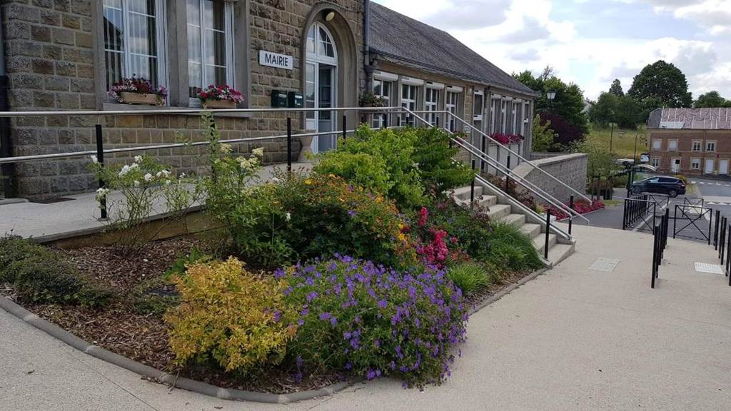 ARREUX, Village fleuri "2 fleurs" - photo 2