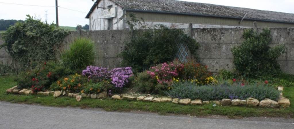 ROUVROY SUR AUDRY, Village Fleuri "2 Fleurs"