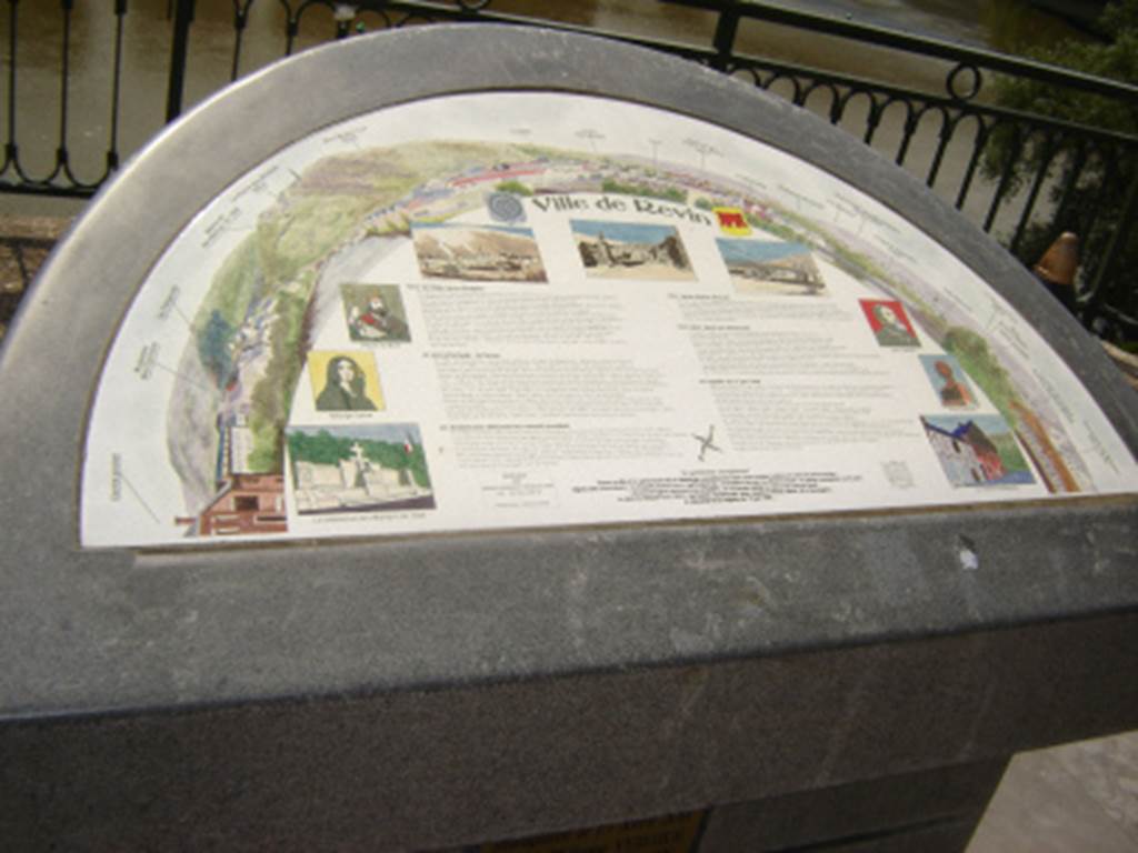 Point de vue de la table d'orientation, Revin