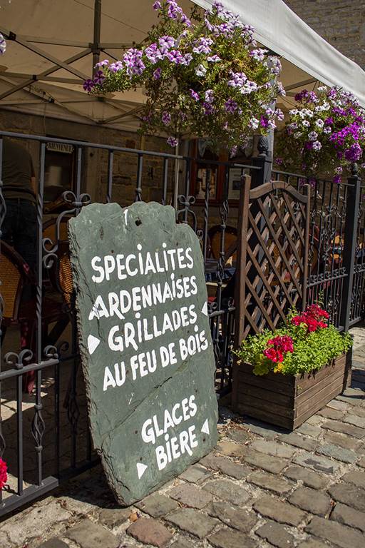 HIERGES, Village Fleuri " 3 Fleurs ", Hierges