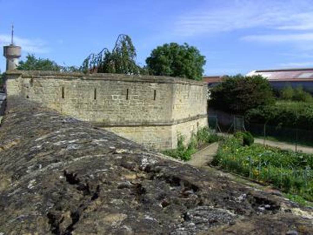 Corps de Garde - vestige de remparts du 14e siècle, Donchery - photo 3