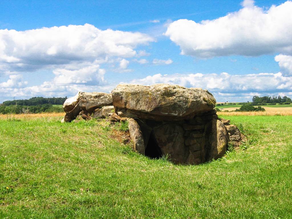 Dolmen de la Ganguille  France Grand Est Meurthe-et-Moselle Saint-Marcel 54800