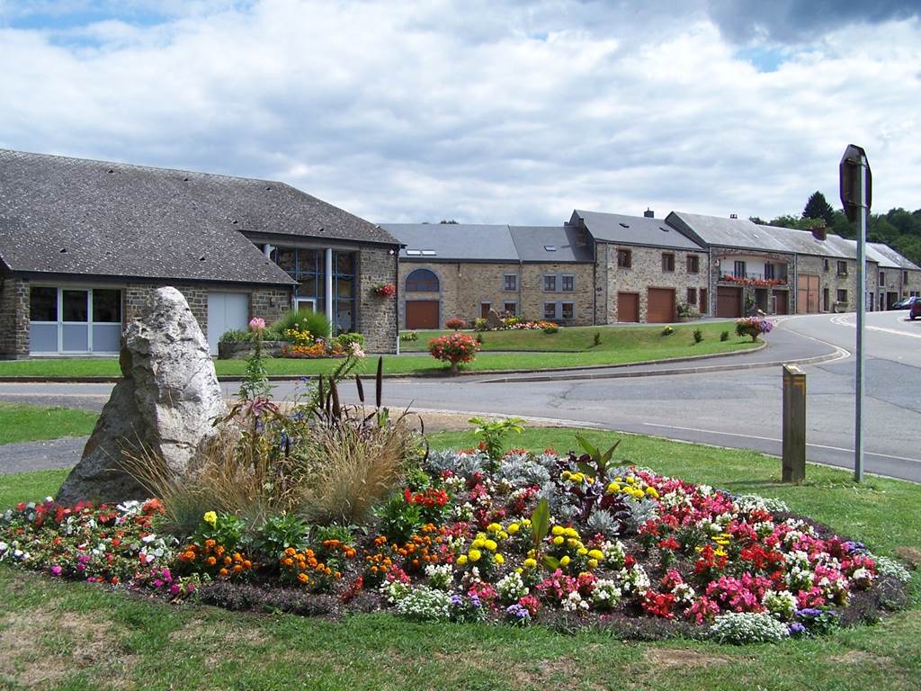 HARGNIES, Village Fleuri "3 Fleurs"