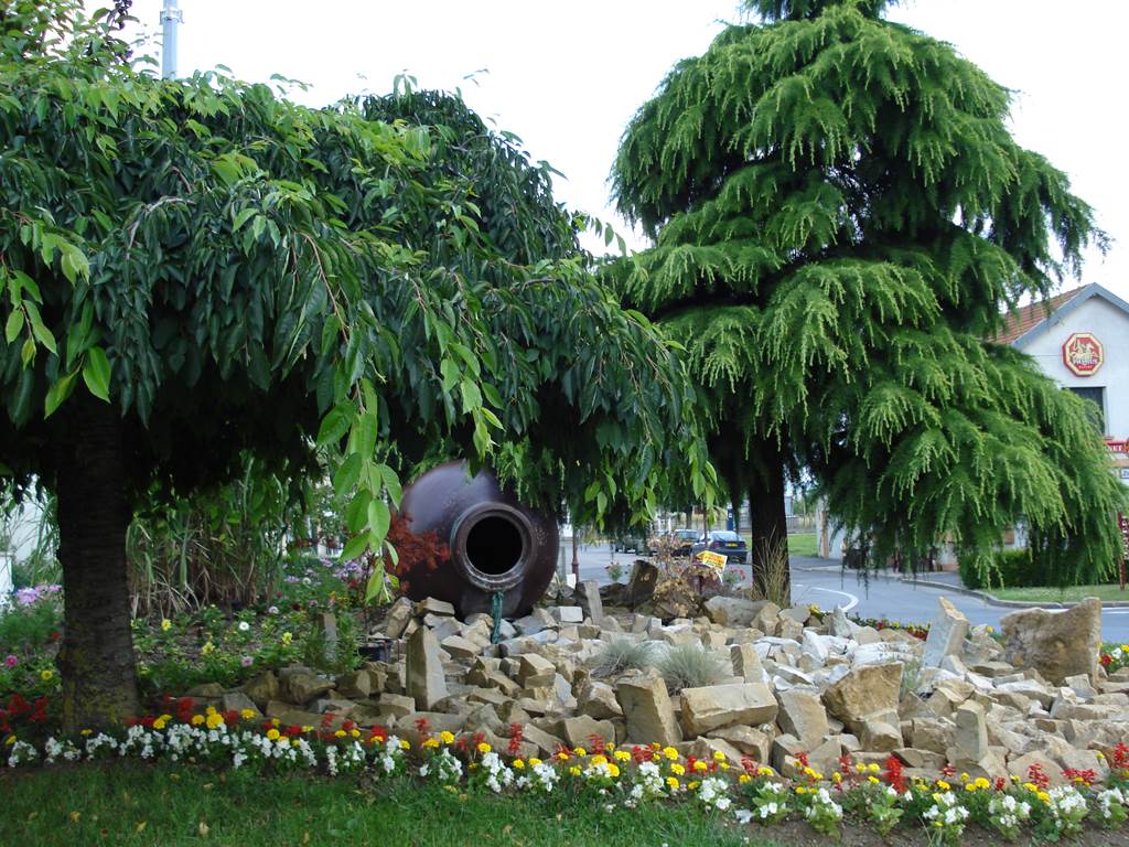 DONCHERY, Village Fleuri "2 Fleurs", Donchery - photo 2