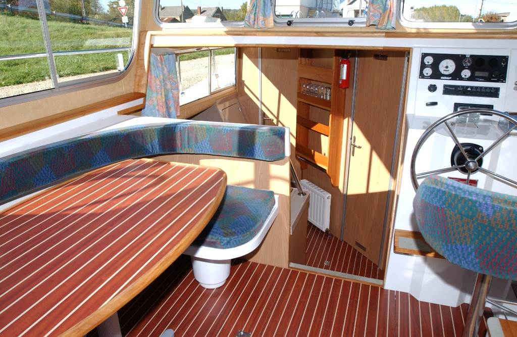 Croisières sur la Meuse, Dom-le-Mesnil