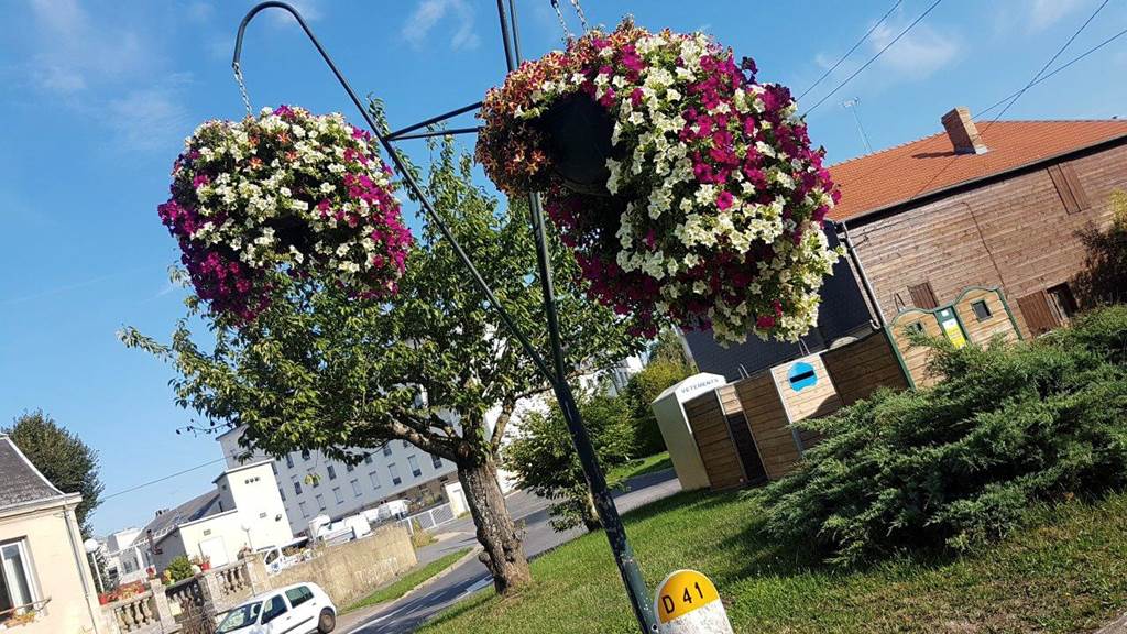 Vouziers - Ville Fleurie "2 fleurs", Vouziers