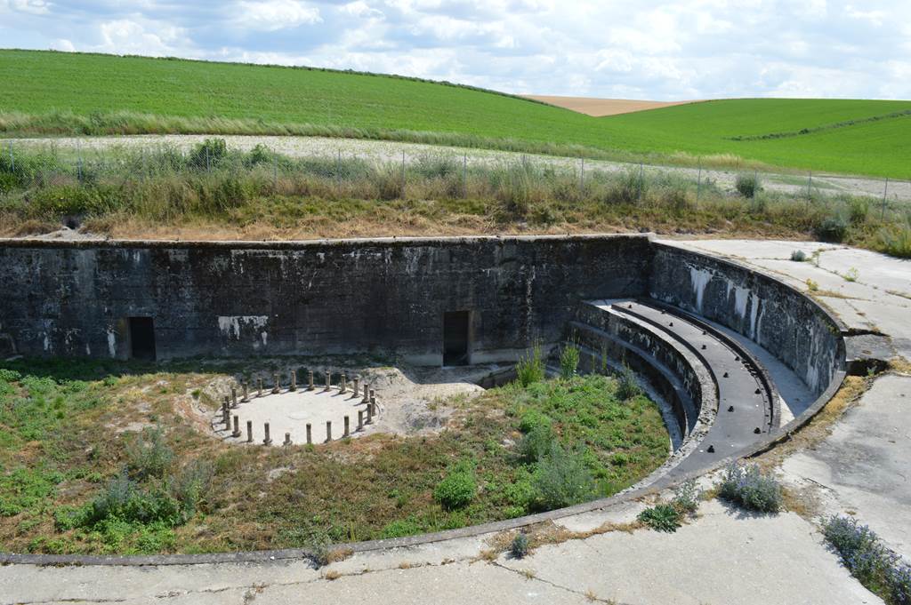 Site des vestiges du canon de marine allemand  France Grand Est Ardennes Semide 08400