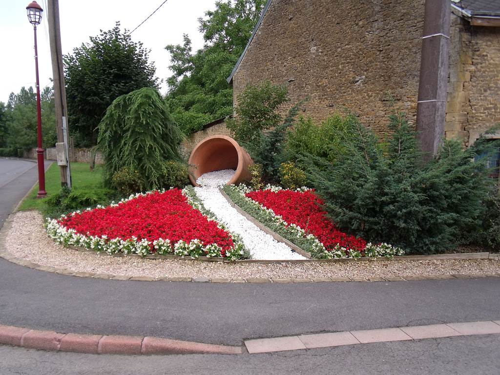 BALAN, Village Fleuri "3 Fleurs", Balan