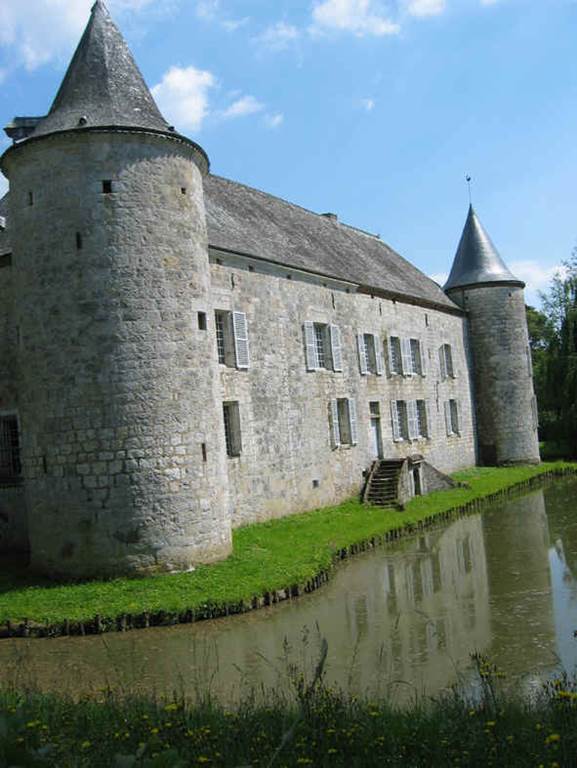 Chambres d'hôtes à la Cour des Près, Rumigny, chambre d'hôtes à Rumigny