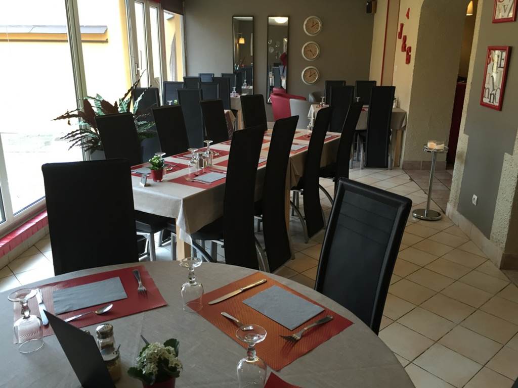 Restaurant "A Midi Net", Sedan - photo 8