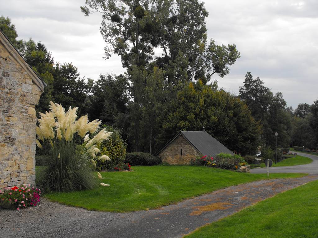 SORCY BAUTHEMONT, Village Fleuri "2 Fleurs"