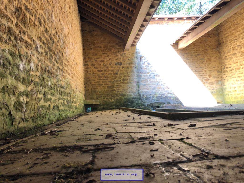 Ancien lavoir fontaine, Saint-Aignan - photo 3