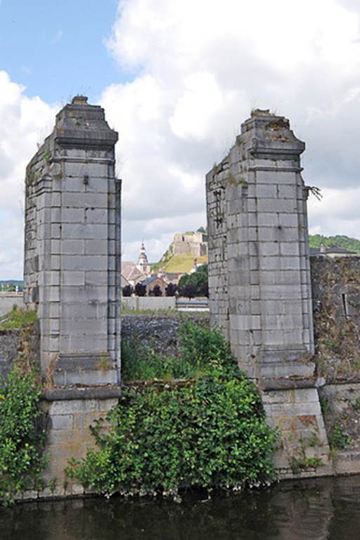 Givet et ses portes, Givet - photo 2