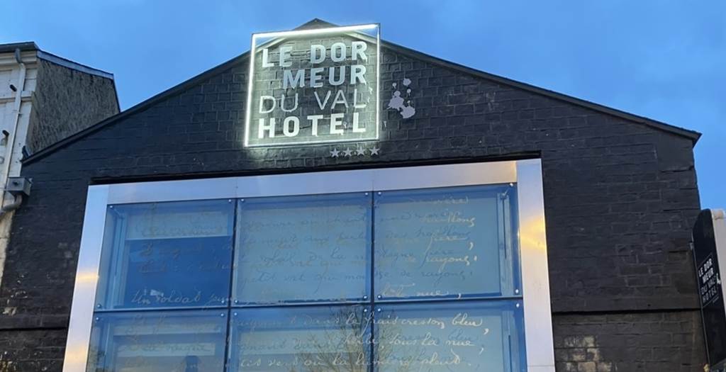 Hôtel "Le Dormeur du Val au Domaine d'Arthur Rimbaud"