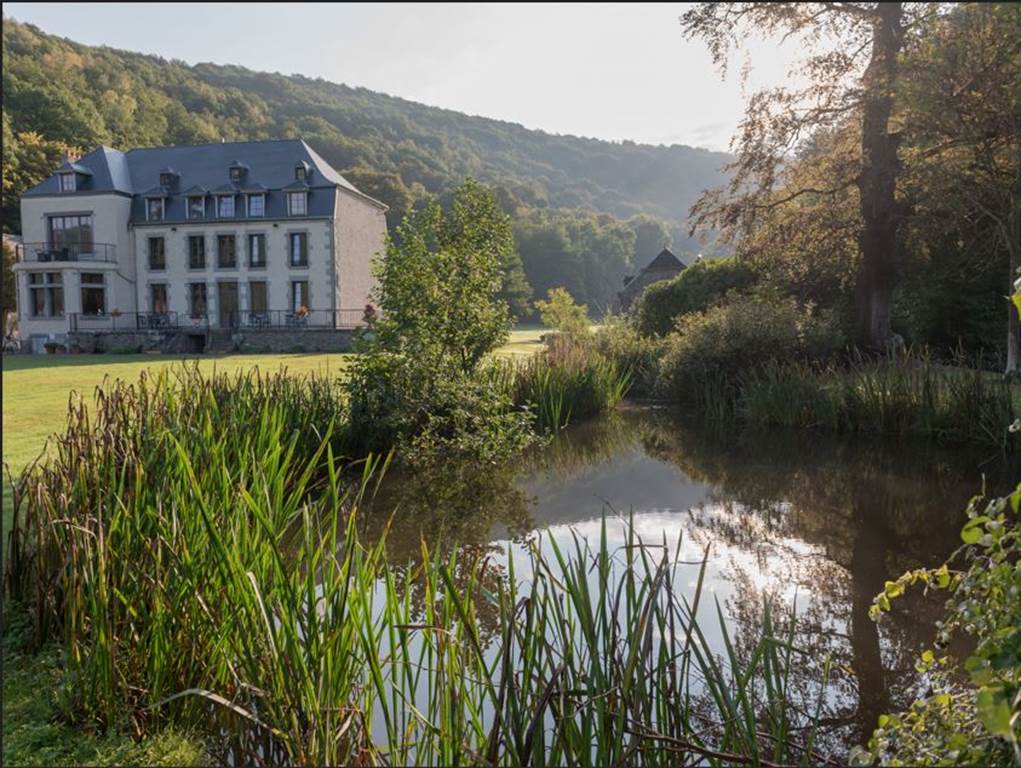 Domaine château du Risdoux : le château (16 à 20 personnes)