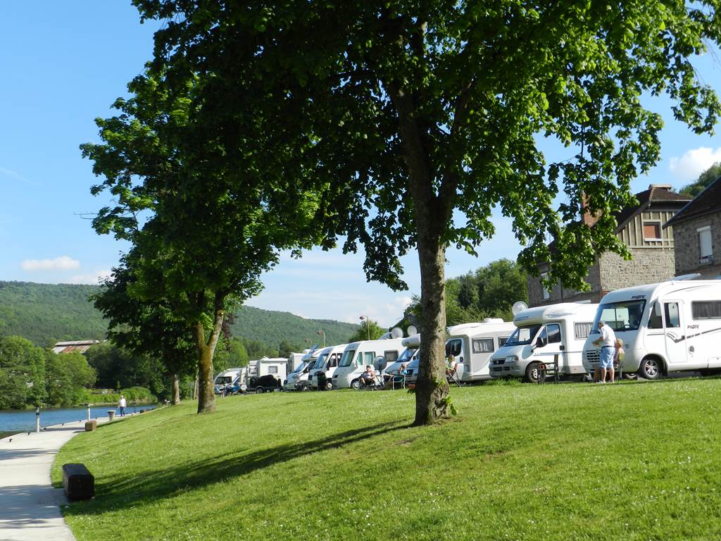 Port de plaisance de Monthermé