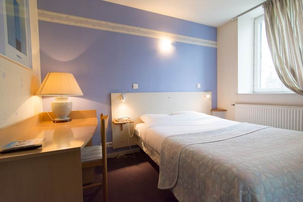 Hôtel "Hôtel de Paris", Charleville-Mézières - photo 2