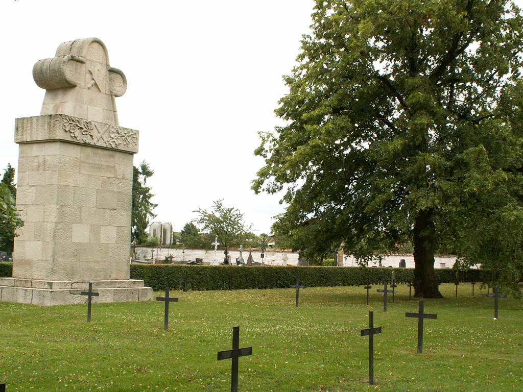 Cimetière militaire allemand de La Neuville-en-Tourne-à-Fuy, La Neuville-en-Tourne-à-Fuy