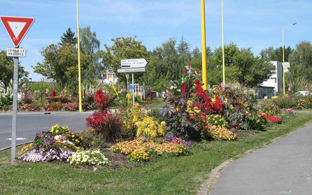 Vouziers - Ville Fleurie "2 fleurs", Vouziers - photo 5
