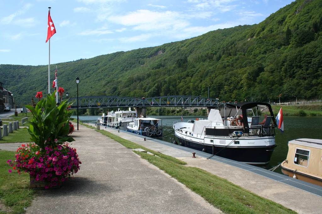 Halte fluviale (capitainerie) de Haybes