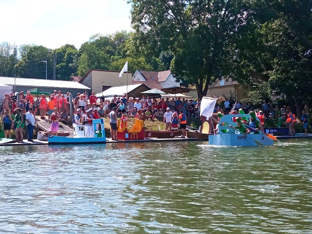 Événement : 5ème régate de bateaux en carton sur la Meuse