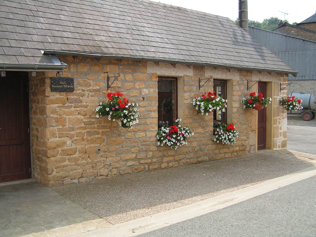 VAUX VILLAINE, Village Fleuri "4 Fleurs", Vaux-Villaine - photo 6