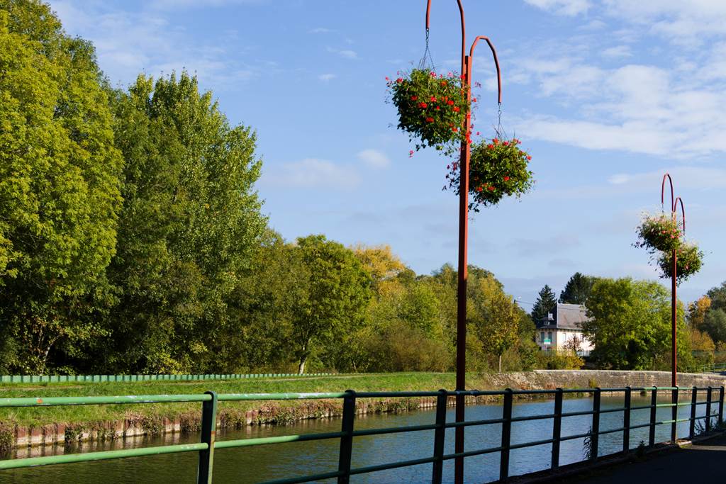 Halte Fluviale d'Attigny, Attigny