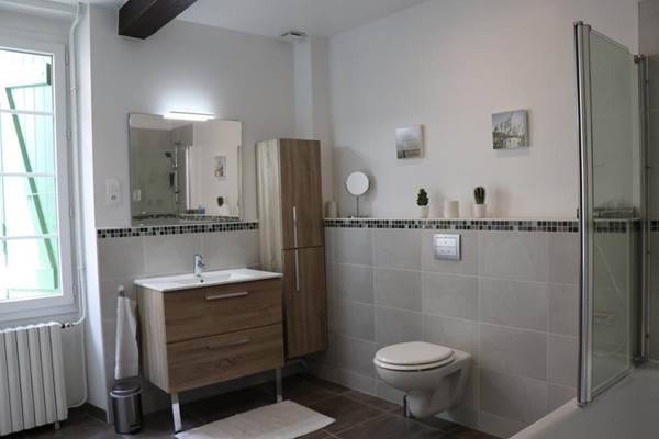 Gîte Verniolle - salle de bains