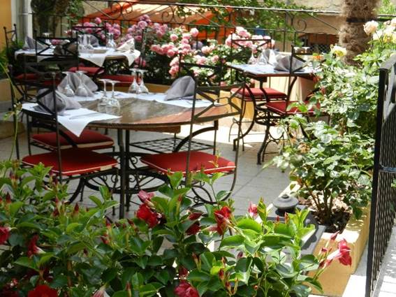 Restaurant L'Oronge ST JEAN DU GARD terrasse