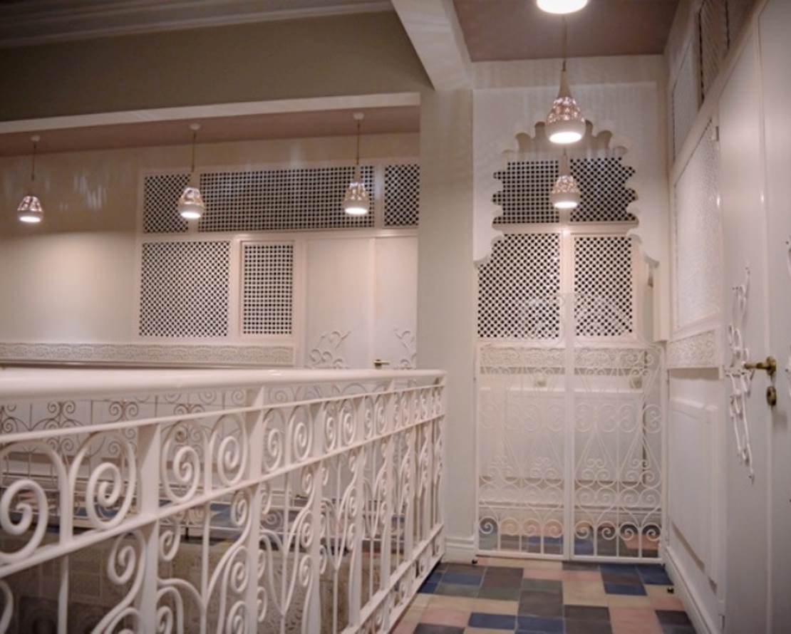 KARMELA PRINCESSE  escalier